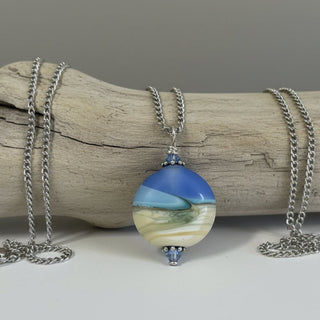 Garry White (Glass in Motion) - Necklace - Lampwork pendant - Circle - 20" chain