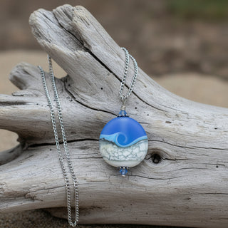 Garry White (Glass in Motion) - Necklace - Lampwork pendant - Circle - 20" chain