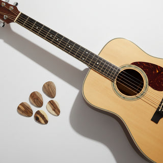 Island Ivory (Francois Lavigne) - Scotchbroom Guitar Pick