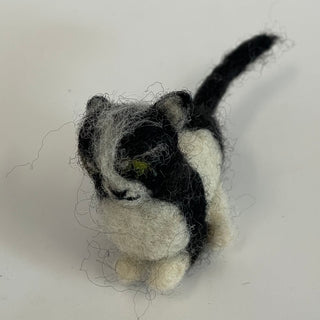 Kate Beauregard - Felted Cat - Black & White
