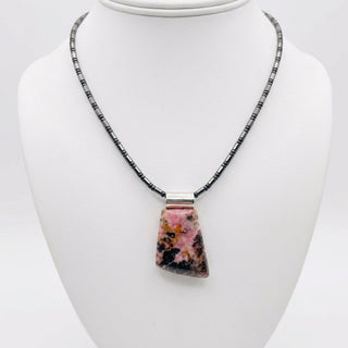 Elaine Bohm - Pendant - Rhodonite cabachon - Pink, in 925 silver - 18"cord